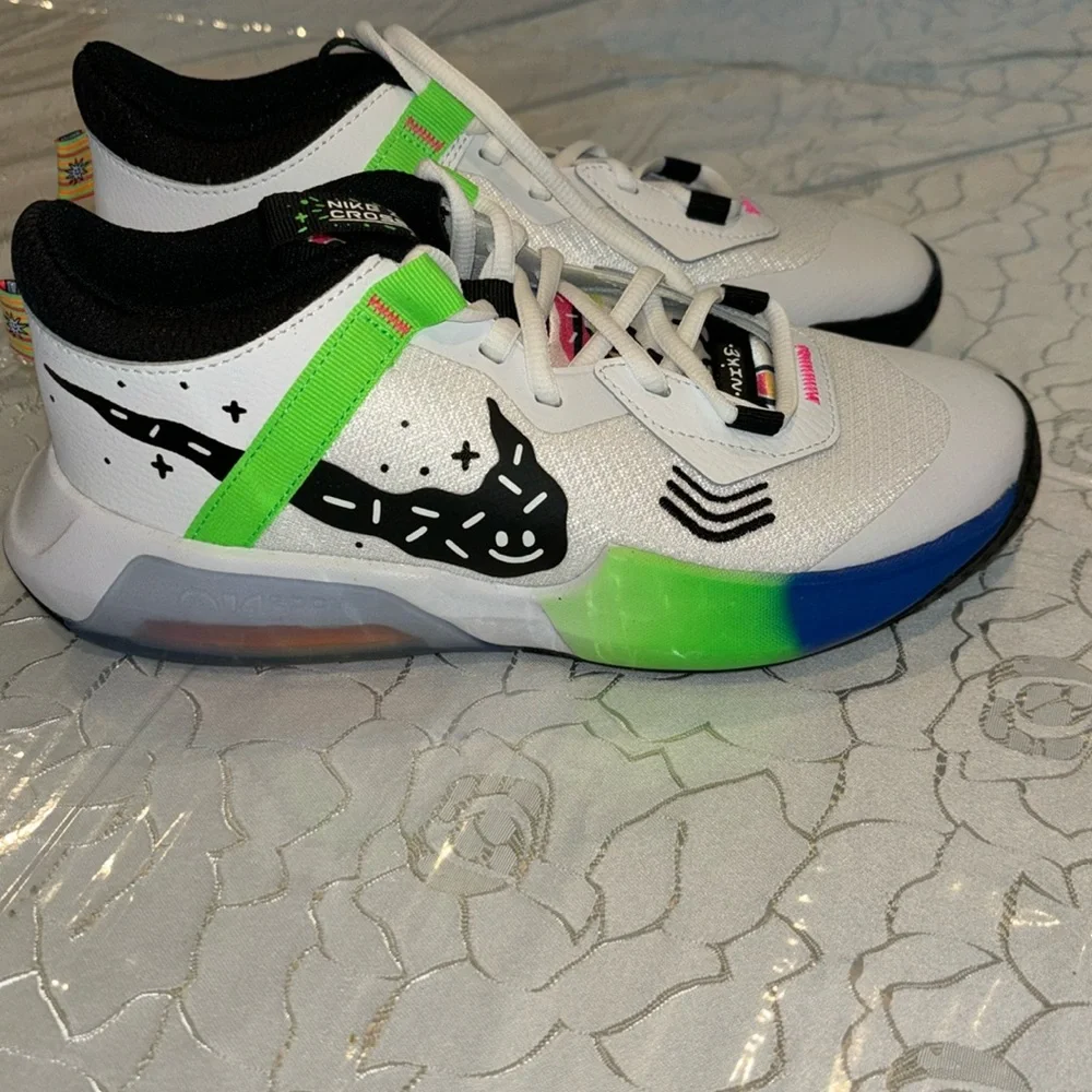 Brand new boys Nike zoom cross over sneakers size 6